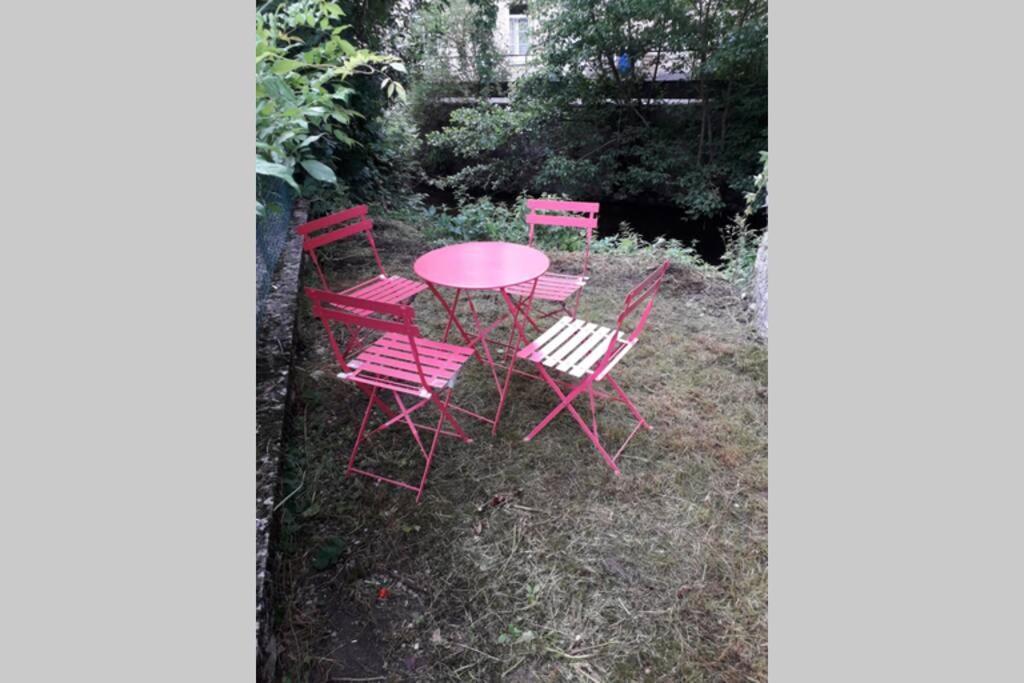 Loft Haut De Gamme Centre Montargis, Place De Parking, Local A Velos, Linge De Lits Et Serviettes, Coin Riviere Amenage, Hamac, Epicerie, Velos En Option, Tout Confort Jusqu'A 4 Voyageurs Exterior foto